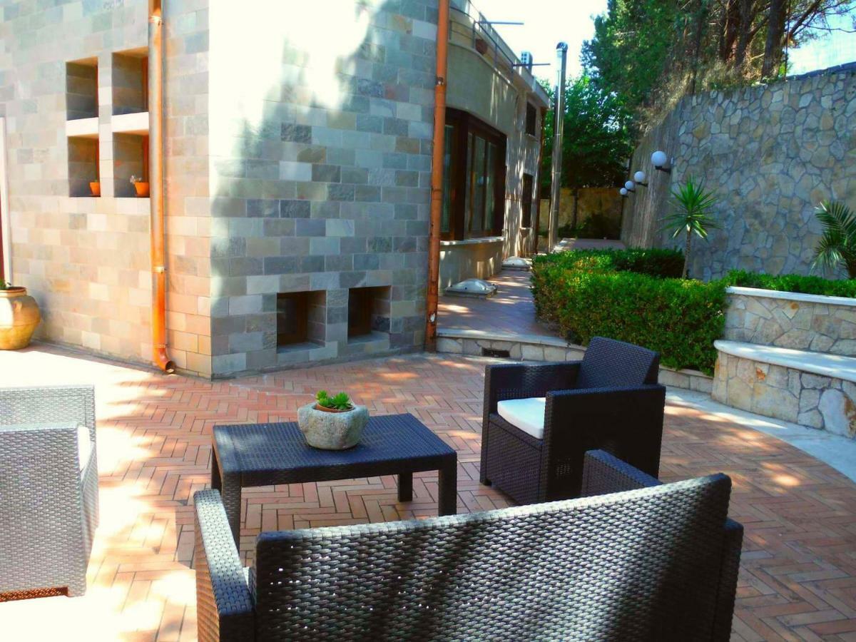 Casa Vacanze Villa Pina Matera Buitenkant foto